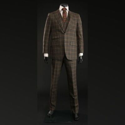 SEASON 2 EPISODE 4: "TAKIAWASE"<br>Hannibal Lecter's (Mads Mikkelsen) Three-Piece Suit