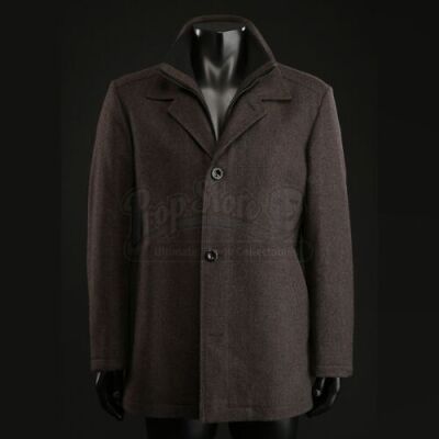 SEASON 3 EPISODE 7: "DIGESTIVO"<br>Hannibal Lecter's (Mads Mikkelsen) Brown Overcoat