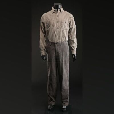 SEASON 2 EPISODE 4: "TAKIAWASE"<br>Will Graham's (Hugh Dancy) Shirt and Pants