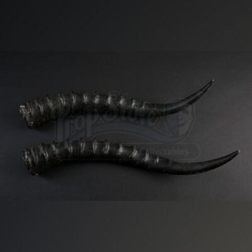SEASON 2 EPISODE 6: "FUTAMONO"<br>Hannibal Lecter's (Mads Mikkelsen) Bedroom Horns