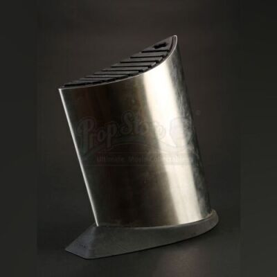 SEASON 2 EPISODE 6: "FUTAMONO"<br>Hannibal Lecter's (Mads Mikkelsen) Knife Block