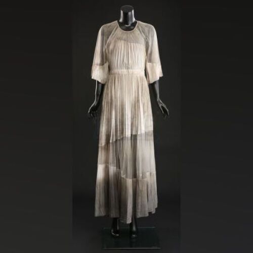 SEASON 2 EPISODE 6: "FUTAMONO"<br>Miriam Lass' (Anna Chlumsky) Dirty Nightgown