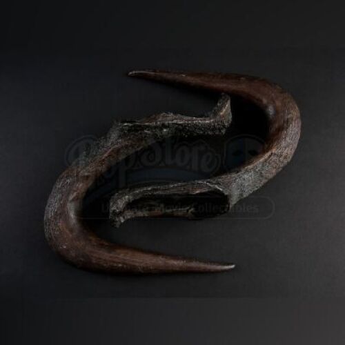 SEASON 2 EPISODE 9: "SHIIZAKANA"<br>Hannibal Lecter's (Mads Mikkelsen) Pair of Decorative Antlers