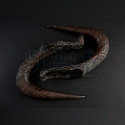 SEASON 2 EPISODE 9: "SHIIZAKANA"<br>Hannibal Lecter's (Mads Mikkelsen) Pair of Decorative Antlers