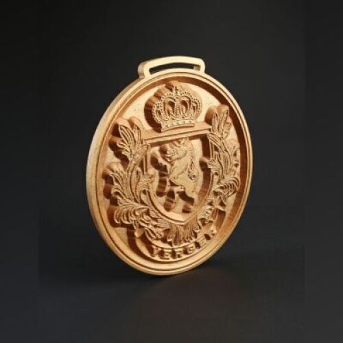 SEASONS 2 AND 3<br>Verger Family Crest