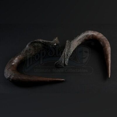 SEASON 2 EPISODE 9: "SHIIZAKANA"<br>Hannibal Lecter's (Mads Mikkelsen) Pair of Decorative Antlers