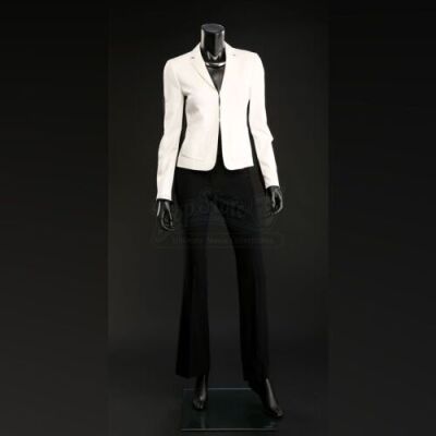 SEASON 2 EPISODE 10: "NAKA-CHOKO"<br>Margot Verger's (Katharine Isabelle) Jacket and Pants