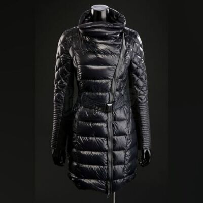 SEASON 2 EPISODE 10: "NAKA-CHOKO"<br>Freddie Lounds' (Lara Jean Chorostecki) Jacket