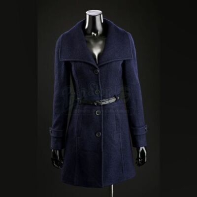 SEASON 2 EPISODE 11: "KO NO MONO"<br>Alana Bloom's (Caroline Dhavernas) Overcoat and Earrings