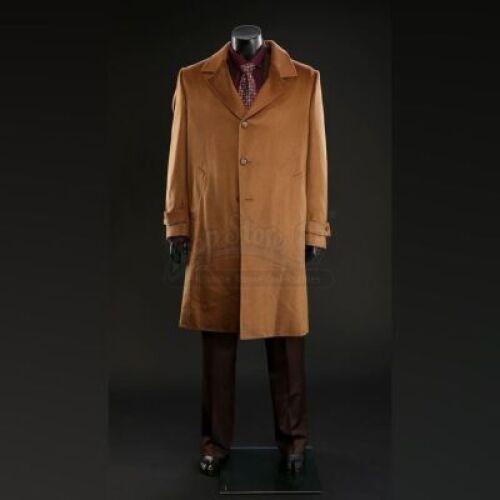 SEASON 2 EPISODE 12: "TOME-WAN"<br>Jack Crawford's (Laurence Fishburne) Two-Piece Suit and Overcoat