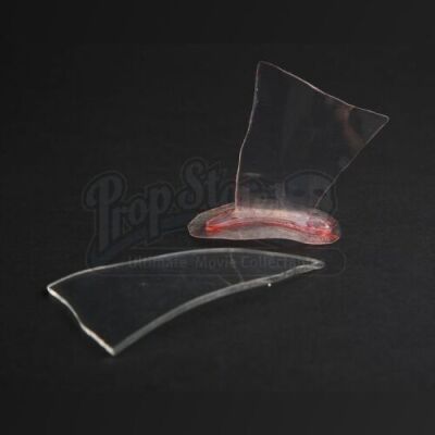 SEASON 2 EPISODE 1: "KAISEKI"<br>Jack Crawford's (Laurence Fishburne) SFX Glass Pieces