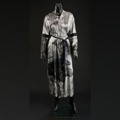 SEASON 2 EPISODE 13: "MIZUMONO"<br>Bella Crawford's (Gina Torres) Robe