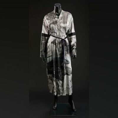 SEASON 2 EPISODE 13: "MIZUMONO"<br>Bella Crawford's (Gina Torres) Robe