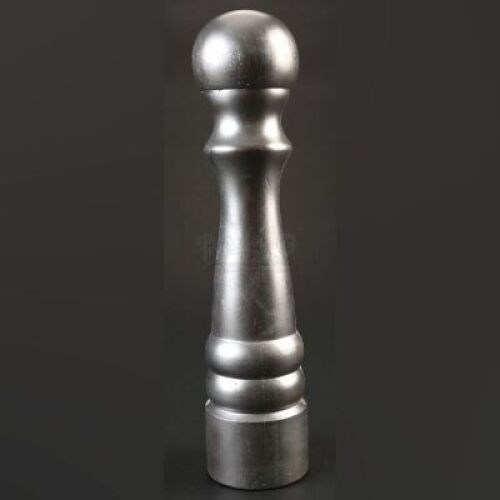 SEASON 2 EPISODE 13: "MIZUMONO"<br>Hannibal Lecter's (Mads Mikkelsen) Stunt Pepper Grinder