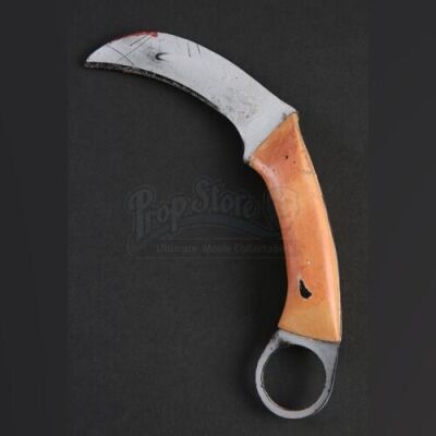 SEASON 2 EPISODE 13: "MIZUMONO"<br>Hannibal Lecter's (Mads Mikkelsen) Bloody Stunt Curved Knife