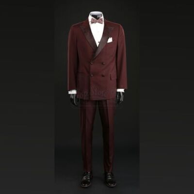 SEASON 3 EPISODE 1: "ANTIPASTO"<br>Hannibal Lecter's (Mads Mikkelsen) Burgundy Tuxedo