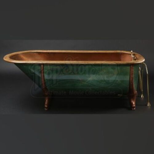 SEASON 3<br>Bedelia Du Maurier's (Gillian Anderson) Bathtub