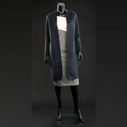 SEASON 3 EPISODE 1: "ANTIPASTO"<br>Bedelia Du Maurier's (Gillian Anderson) Dress and Over Coat
