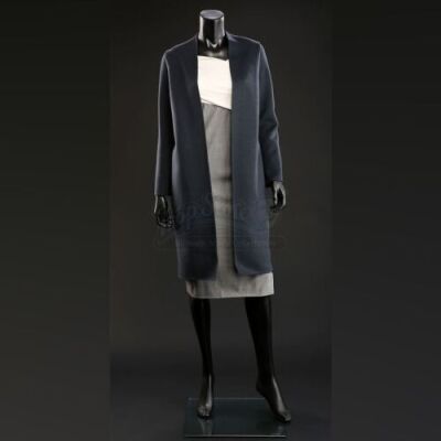 SEASON 3 EPISODE 1: "ANTIPASTO"<br>Bedelia Du Maurier's (Gillian Anderson) Dress and Over Coat