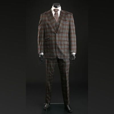 SEASON 3 EPISODE 2: "PRIMAVERA"<br>Hannibal Lecter's (Mads Mikkelsen) Brown and Grey Three-Piece Suit