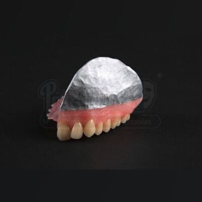 SEASON 3 EPISODE 4: "APERITIVO"<br>Frederick Chilton's (Raul Esparza) SFX False Teeth