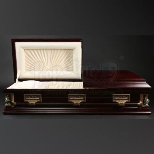 SEASON 3 EPISODE 4: "APERITIVO"<br>Bella Crawford's (Gina Torres) Funeral Casket