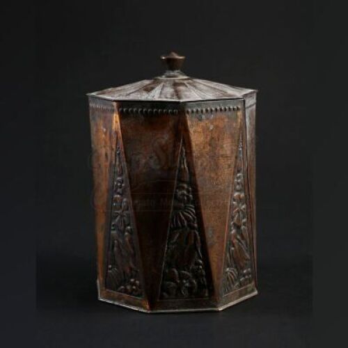 SEASON 3 EPISODE 5: "CONTORNO"<br>Bella Crawford's (Gina Torres) Cremation Urn