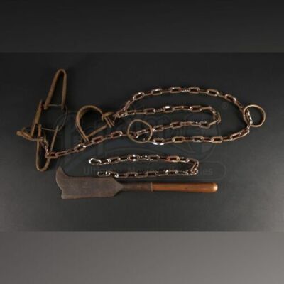SEASON 3 EPISODE 5: "CONTORNO"<br> Stunt Chained Exhibition Pieces