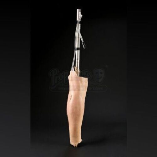 SEASON 3 EPISODE 6: "DOLCE"<br>Hannibal Lecter's (Mads Mikkelsen) Suture Insert Leg