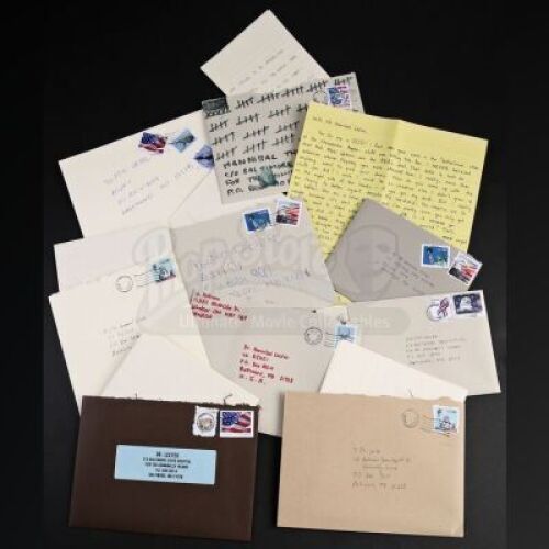 SEASON 3 EPISODE 8: "THE GREAT RED DRAGON"<br>Hannibal Lecter's (Mad Mikkelsen) Fan Mail