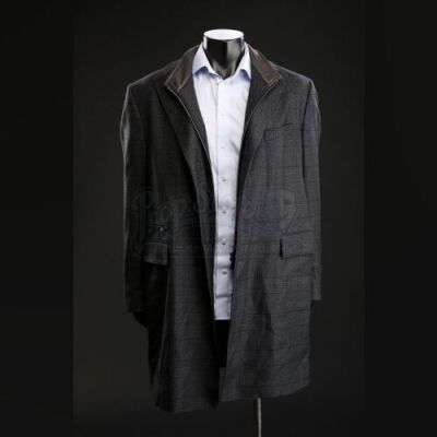 SEASON 3 EPISODE 8: "THE GREAT RED DRAGON"<br>Jack Crawford's (Laurence Fishburne) Overcoat and Shirt
