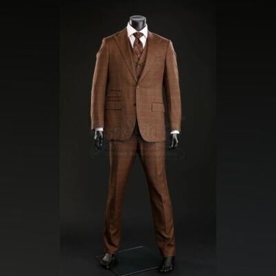 SEASON 3 EPISODE 9: "...AND THE WOMAN CLOTHED WITH THE SUN"<br>Hannibal Lecter's (Mads Mikkelsen) Brown Three-Piece Suit