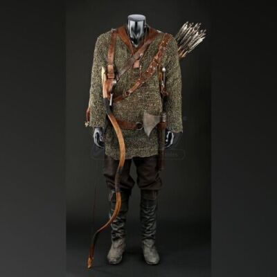 Mr. Bradley's (Kit Harington) Outfit and Weapons