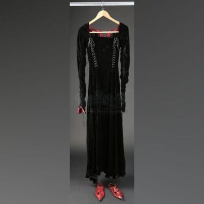 Alice's (Alicia Vikander) Stunt Dress