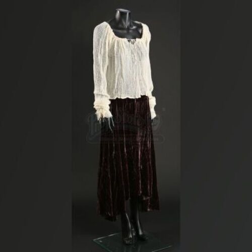 Alice's (Alicia Vikander) Skirt and Blouse