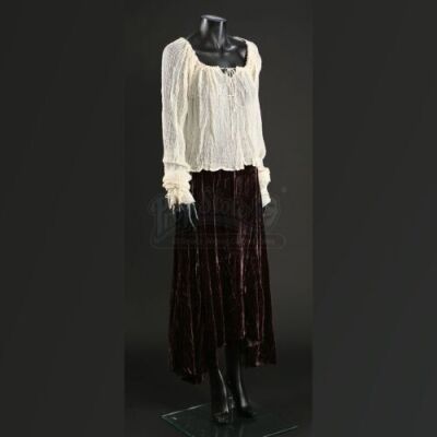 Alice's (Alicia Vikander) Skirt and Blouse