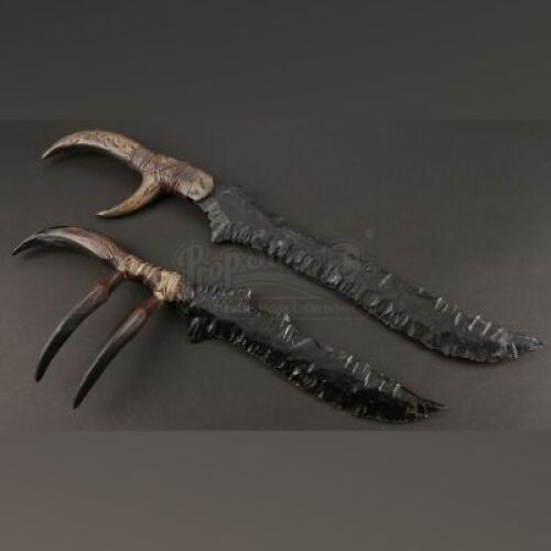 Sarikin's (Kandyse McClure) Clawed Blades