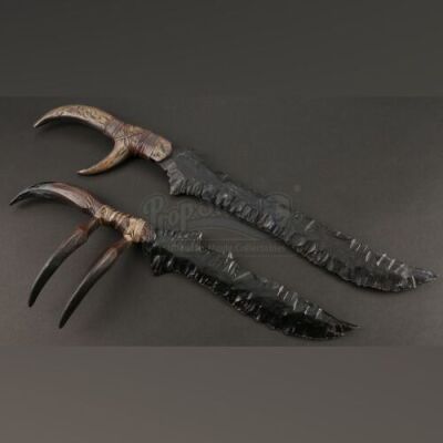 Sarikin's (Kandyse McClure) Clawed Blades