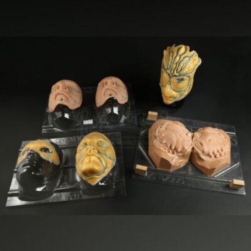 MEN IN BLACK 3 (2012) - Assorted Alien Appliances