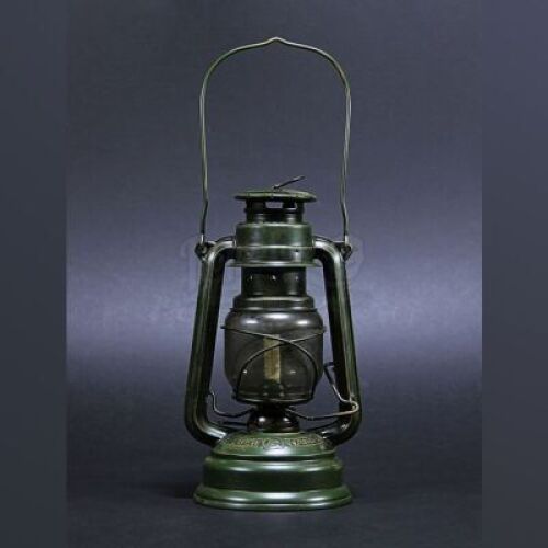 THE WOMAN IN BLACK 2: ANGEL OF DEATH- Hero Oil Lamp