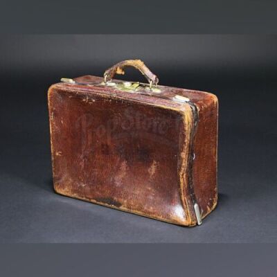 THE WOMAN IN BLACK - Arthur Kipps' (Daniel Radcliffe) Brown Leather Suitcase
