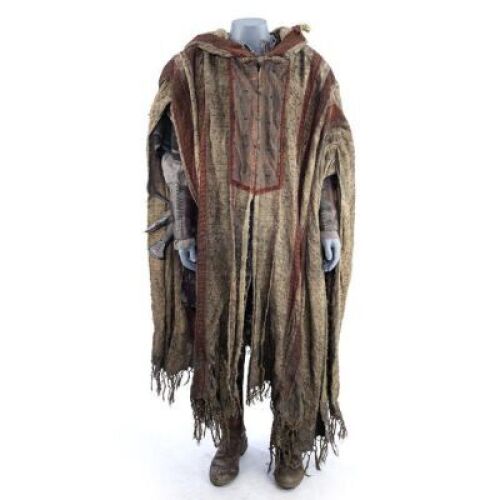 Lot # 13: Tovar's (Pedro Pascal) Arrival Costume with Swords