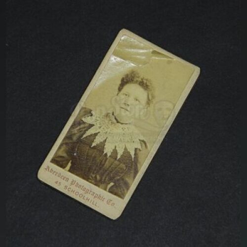 THE WOMAN IN BLACK 2: ANGEL OF DEATH - Small Portrait Card