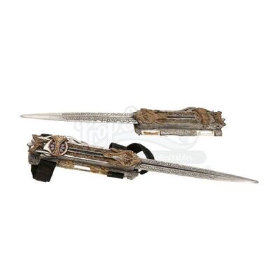 Lot #57 - ASSASSIN'S CREED (2016) - Aguilar's (Michael Fassbender) Wristblades