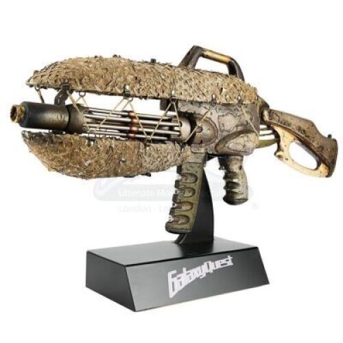 Lot #298 - GALAXY QUEST (1999) - Sarris Guard Hero Functional Pod Gun