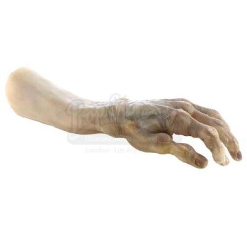 Lot #398 - INTERVIEW WITH THE VAMPIRE: THE VAMPIRE CHRONICLES (1994) - Lestat de Lioncourt's (Tom Cruise) Prosthetic Vampire Hand
