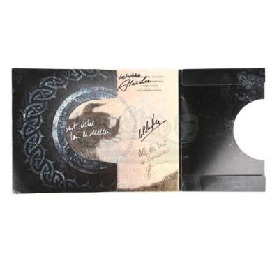 Lot #500 - THE LORD OF THE RINGS (2001-2003) - Autographed Pre-Release Promotional Booklet