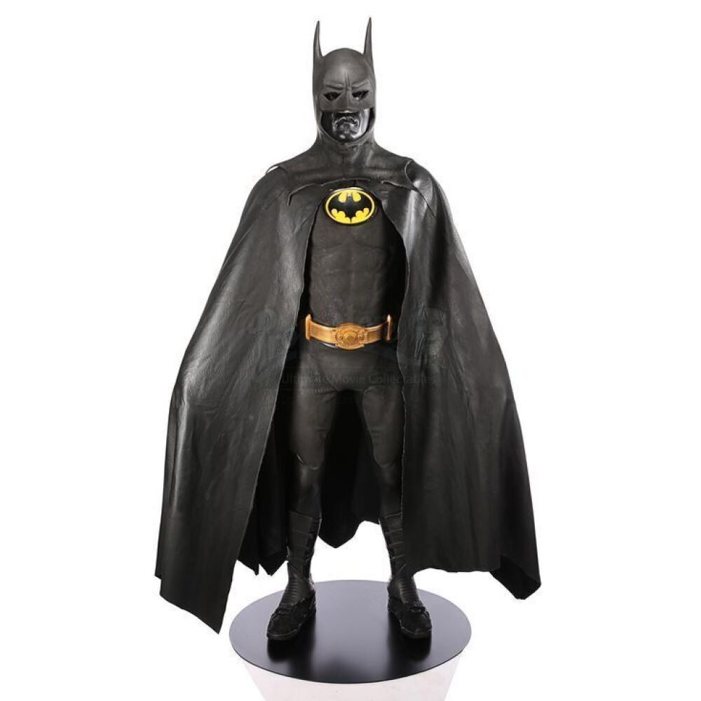 Lot #103 - BATMAN (1989) - Batman's (Michael Keaton) Batsuit, image size:1000x1000