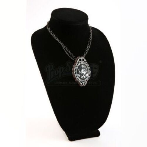 Rosalie Hale's Stunt Crest Necklace