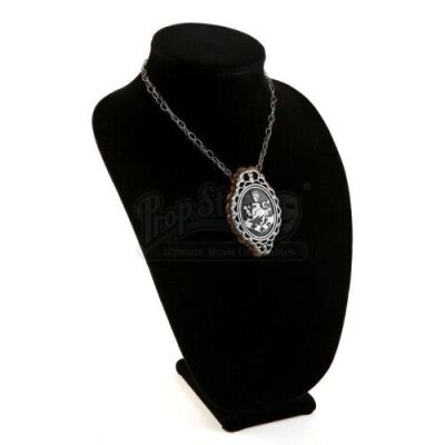Rosalie Hale's Stunt Crest Necklace